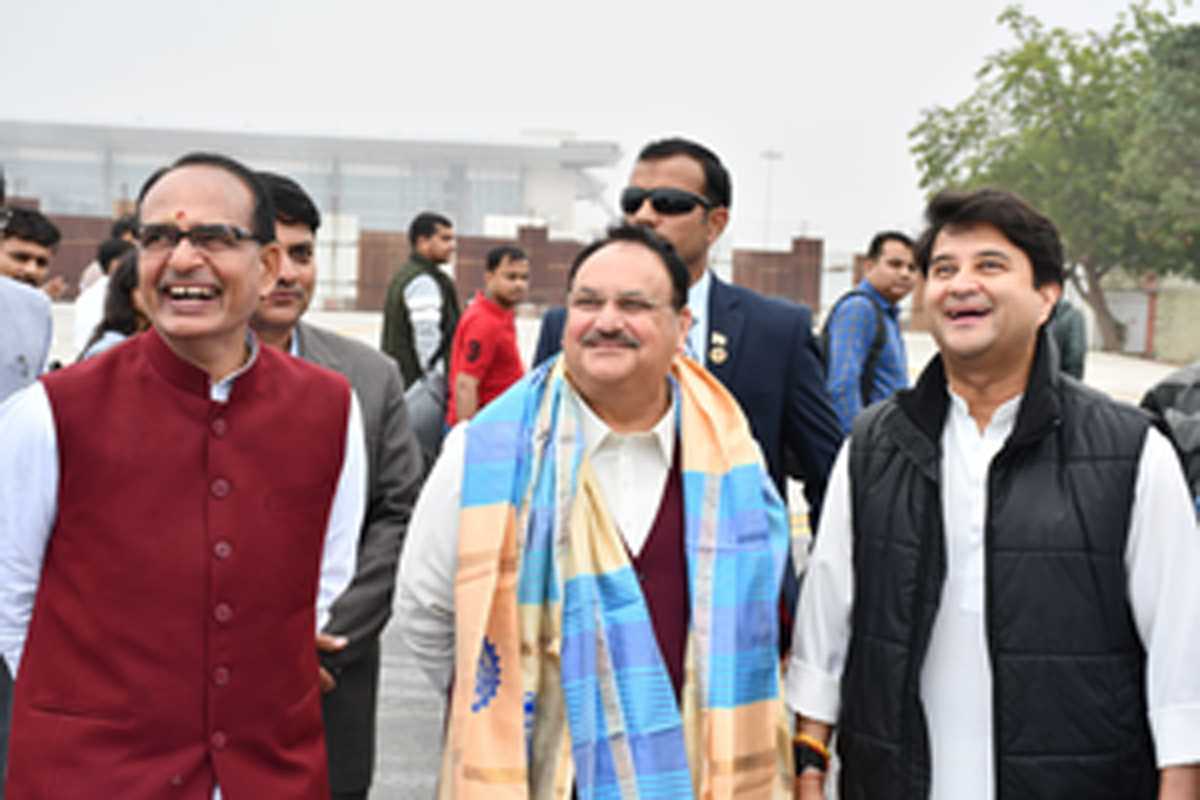 चुनावी नतीजों से पहले ग्वालियर पहुंचकर जेपी नड्डा ने शिवराज, ज्योतिरादित्य सिंधिया और नरोत्तम मिश्रा के साथ की बैठक